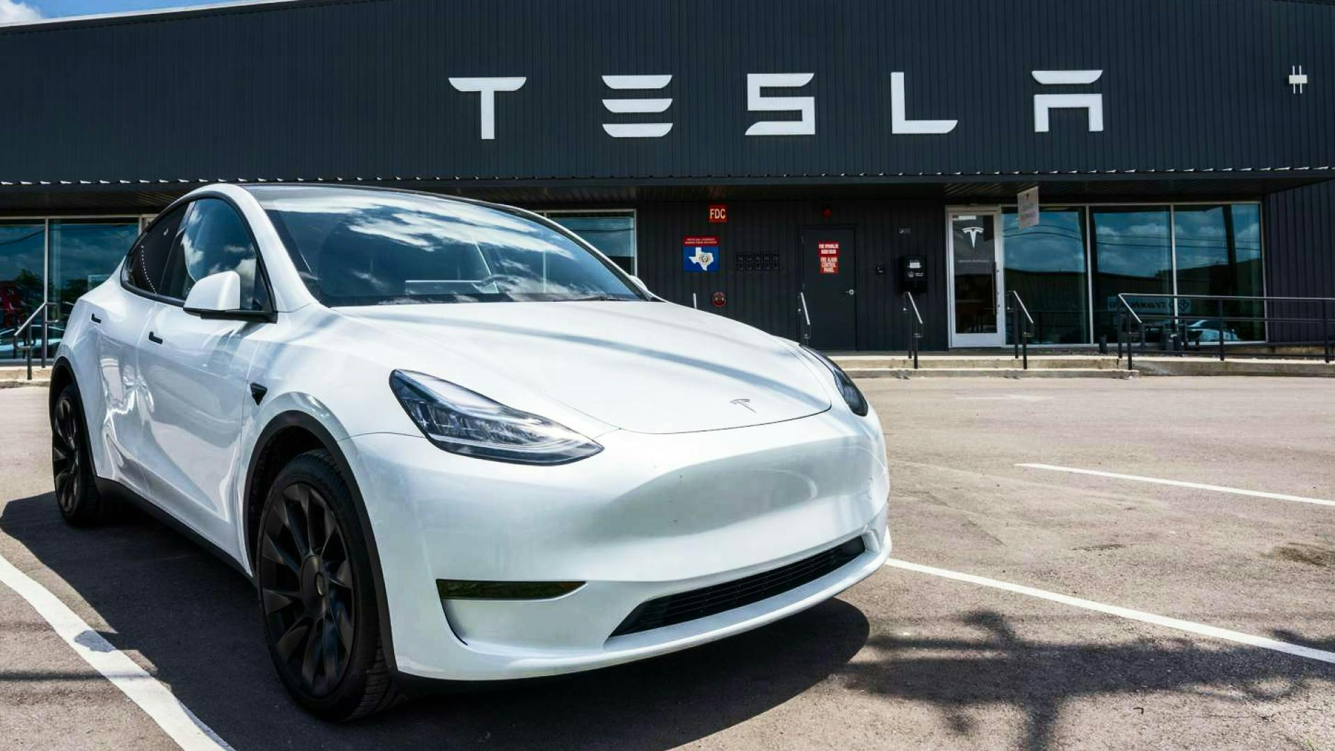 Tesla Ramps Up Hiring Following Massive Layoffs
